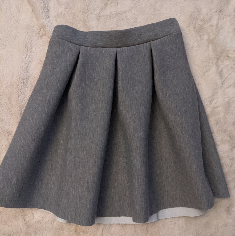 Grey pleated skirt
